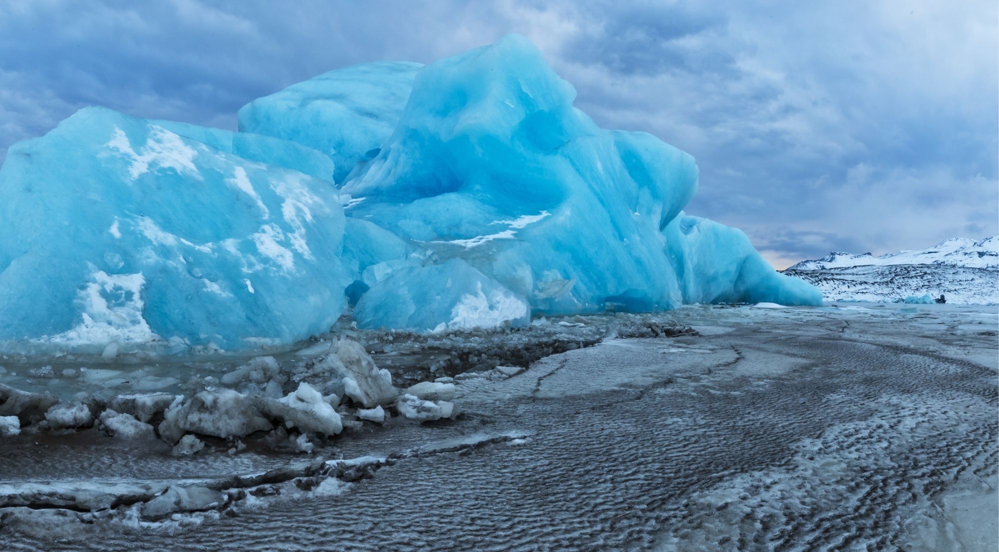 Late-winter blue ice on the partly frozen Fjallsárlón lagoon in March