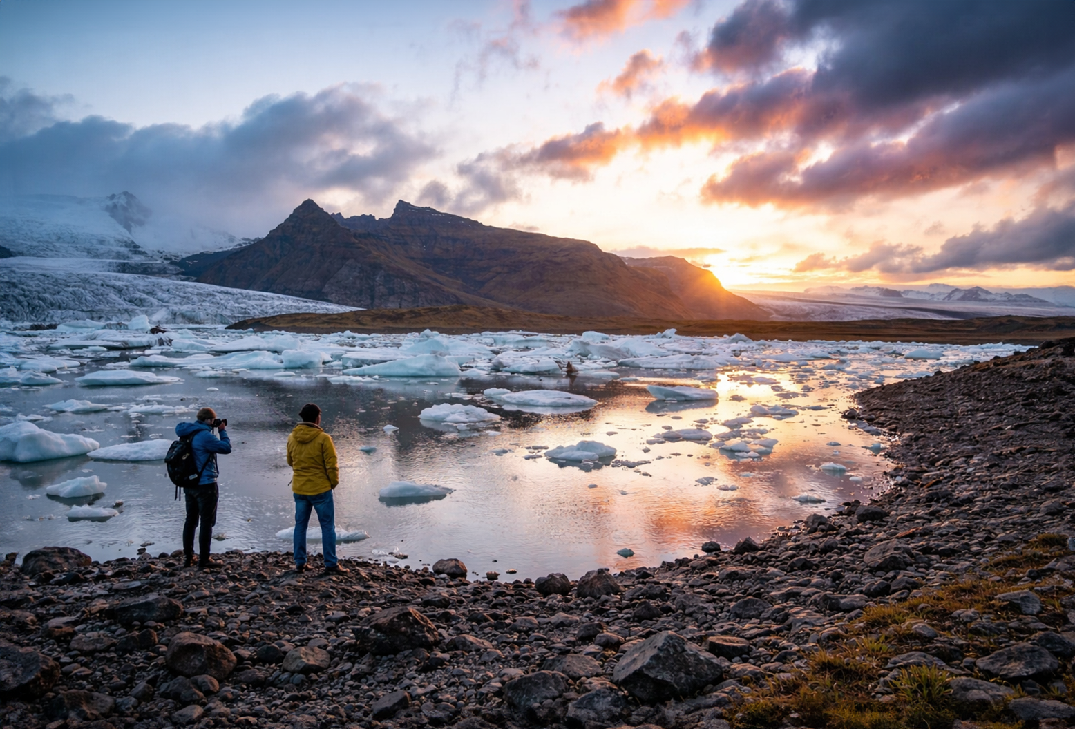 Spring at Fjallsárlón as the lagoon begins to thaw in April